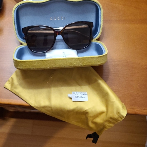 Gucci Accessories - Gucci Havana Sunglasses